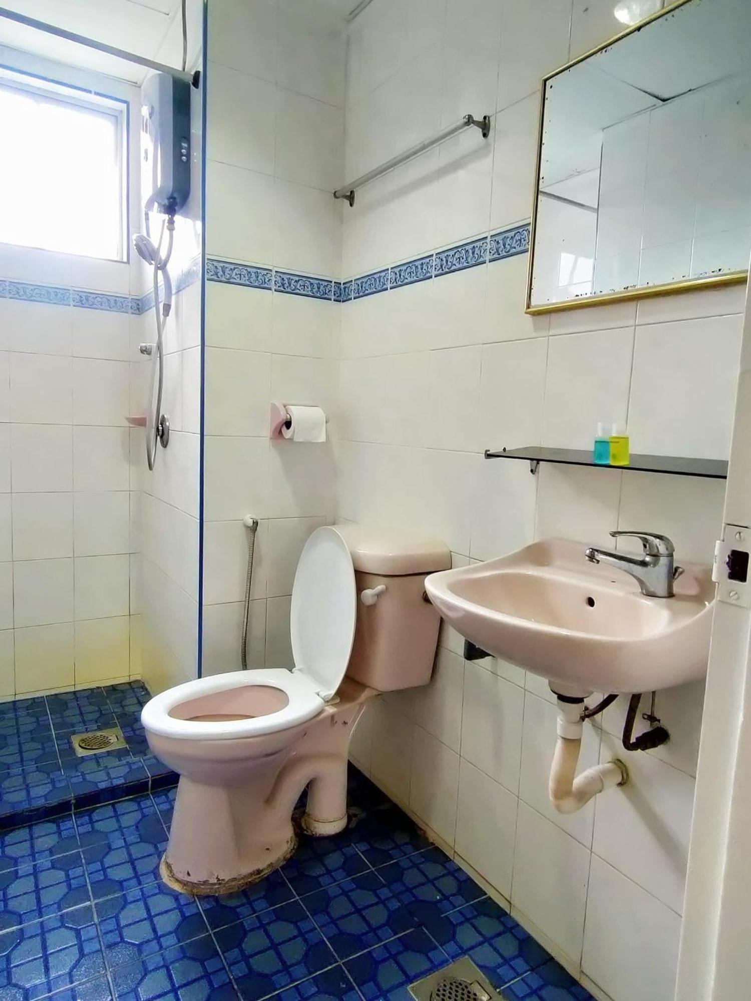 The Little Star Studio Hotel- Star Regency 브린창 외부 사진
