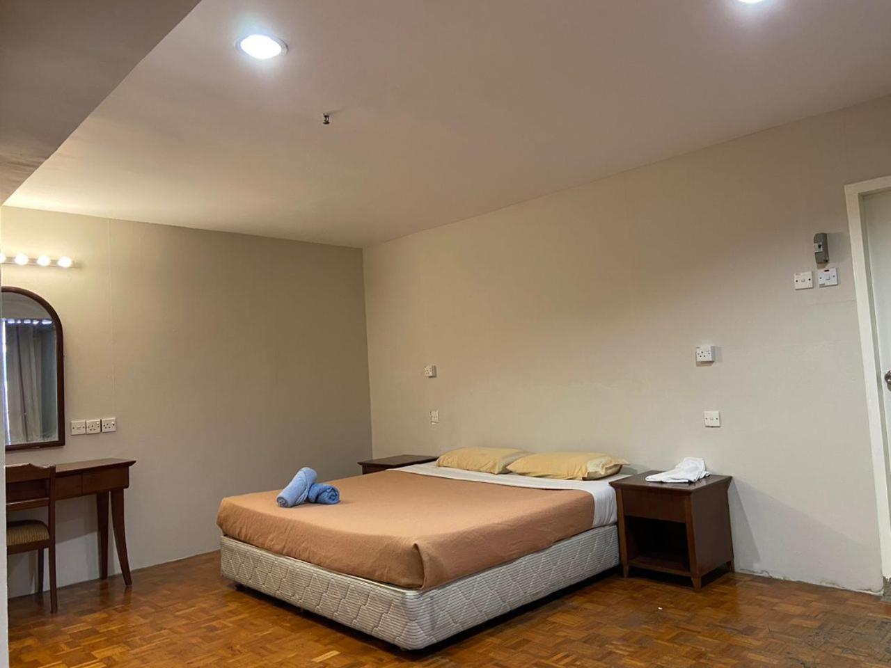 The Little Star Studio Hotel- Star Regency 브린창 외부 사진