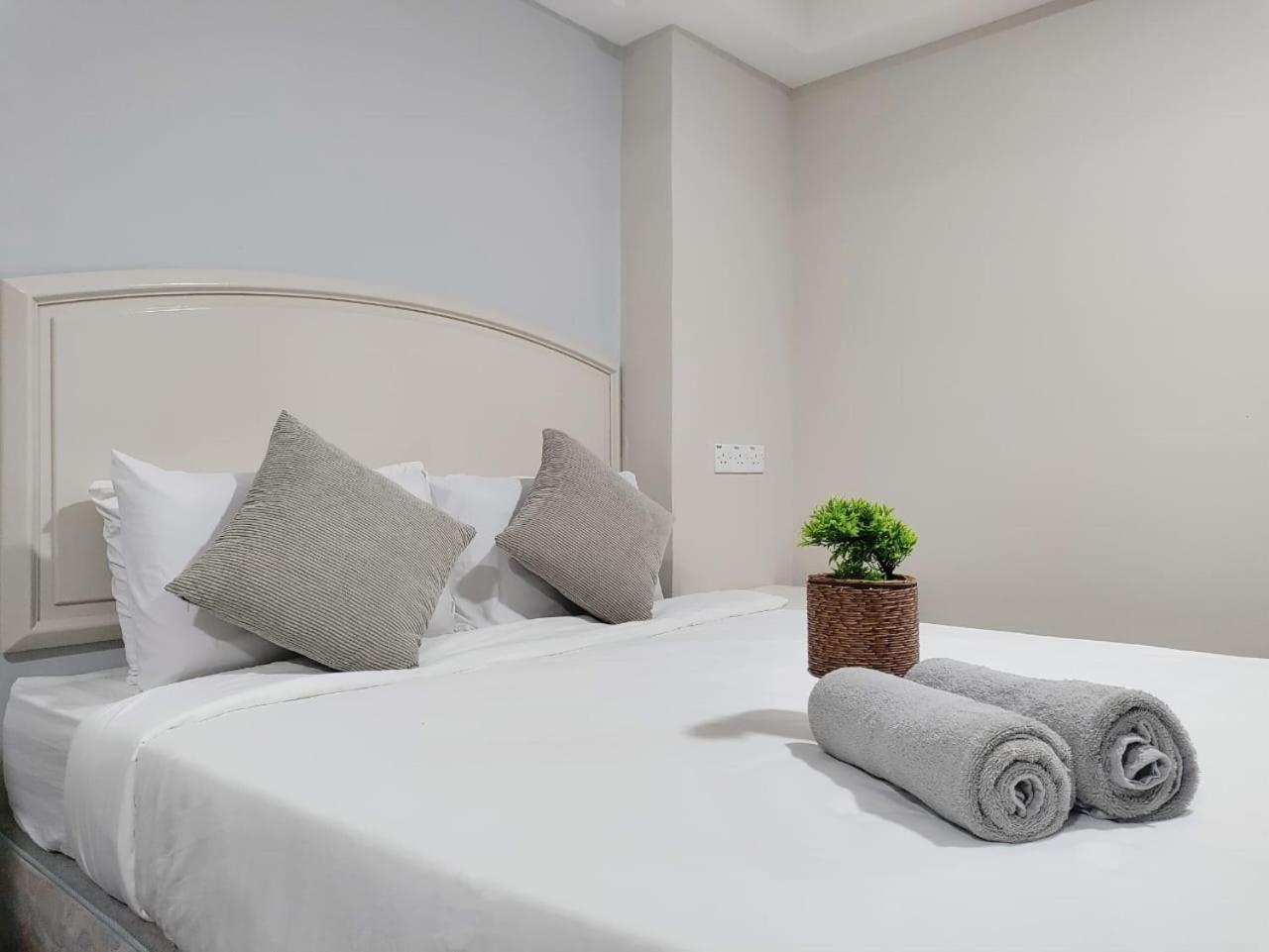 The Little Star Studio Hotel- Star Regency 브린창 외부 사진