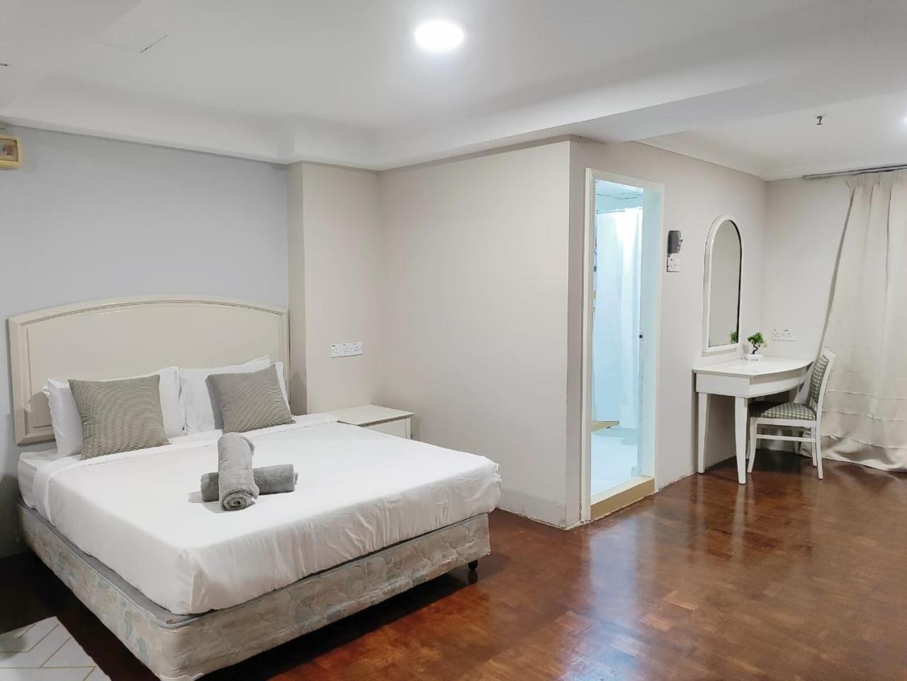 The Little Star Studio Hotel- Star Regency 브린창 외부 사진