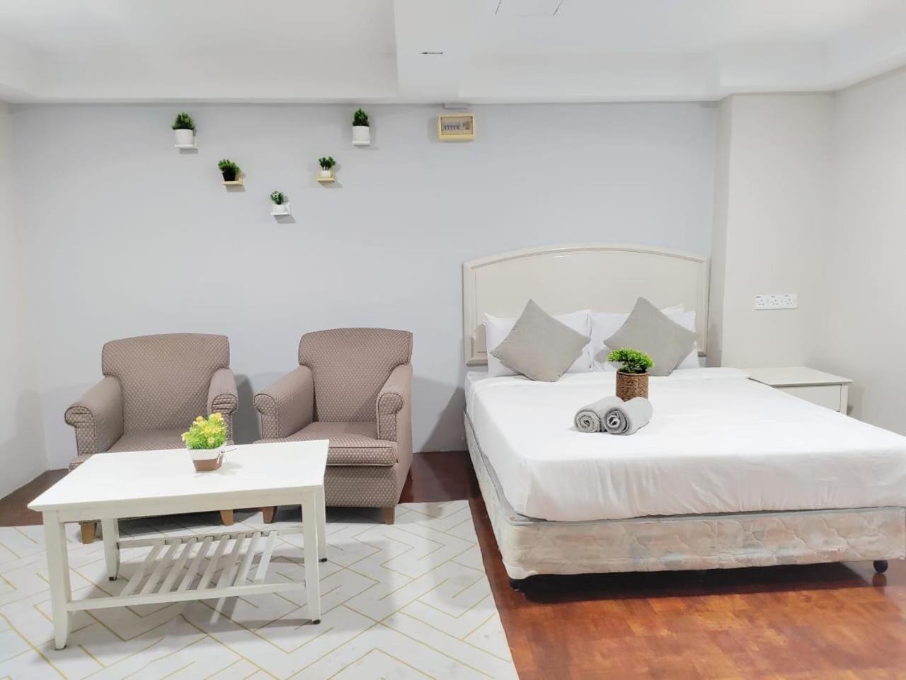 The Little Star Studio Hotel- Star Regency 브린창 외부 사진